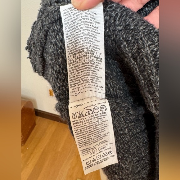 Vintage Upcycled "Obey Propaganda 1989 all city" Grey Shawl Cardigan, Size S. - Picture 11 of 11